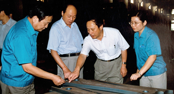 新一届向导班子上任，，，掀开俄罗斯专享会厘革生长新篇章