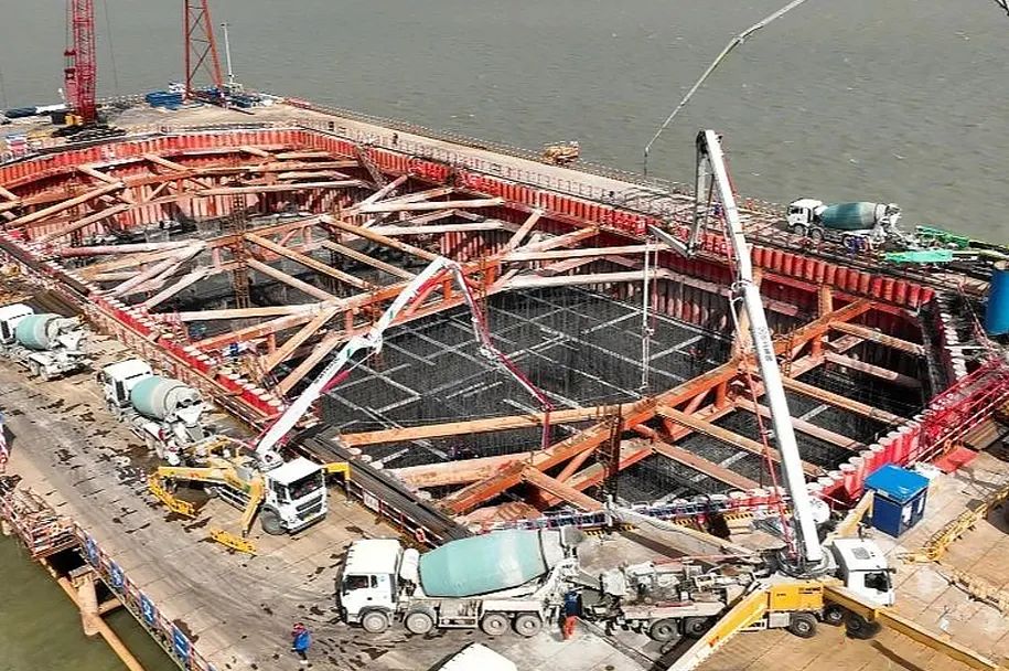 俄罗斯专享会泵车再筑“天下之最”张靖皋长江大桥！