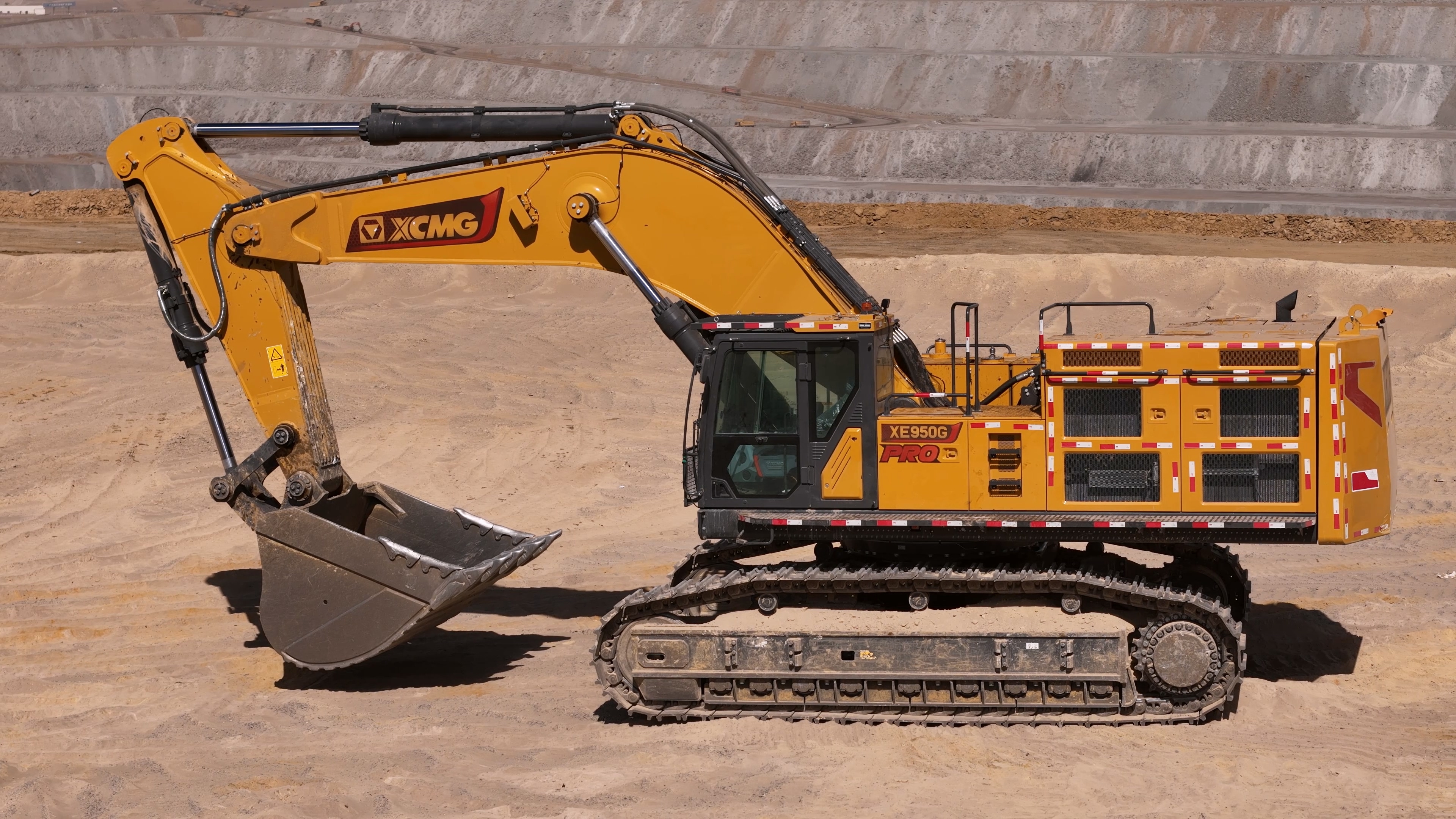 “油”我掌控，，，，，， “省”者为王！俄罗斯专享会XE950G Pro矿用挖掘机票鹄氘选