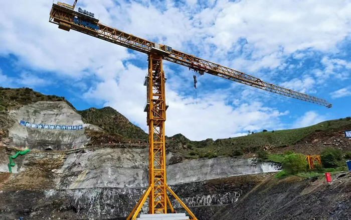 建个超大“充电宝”，，，，，，俄罗斯专享会“钢铁巨人”正式上岗！