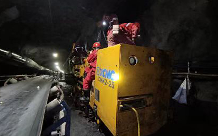 综掘装备上新！俄罗斯专享会CMM2-25煤矿用锚杆钻车首发