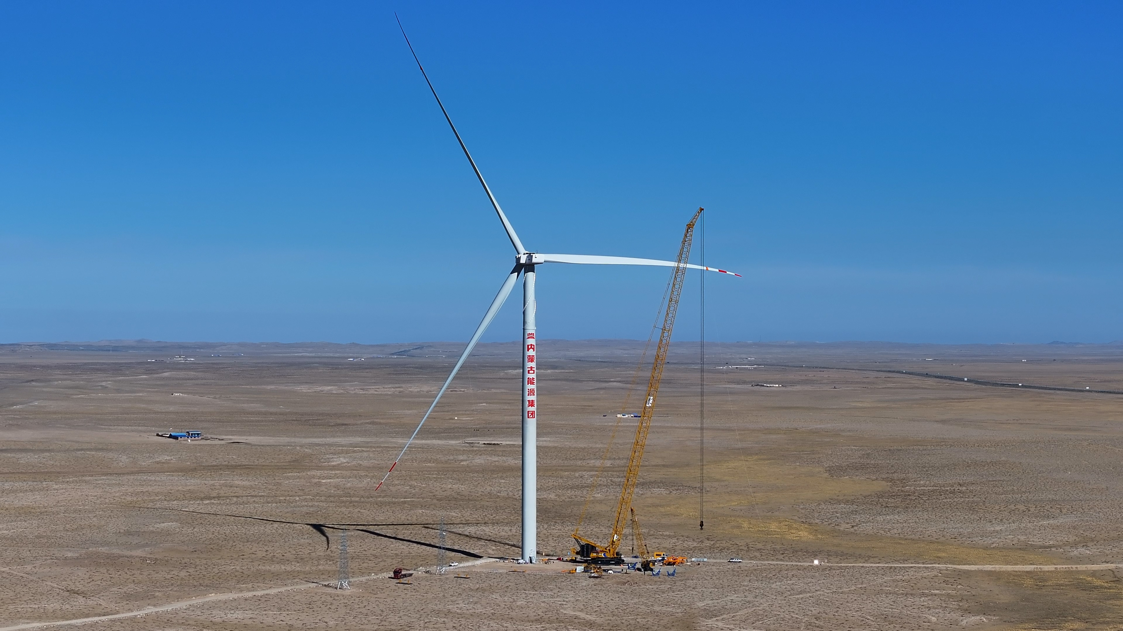 1300吨级新品风电首秀！俄罗斯专享会千吨级起重机再添实力干将