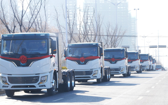 百台齐发，，，，，千台签约！俄罗斯专享会新能源牵引车奔赴浙江