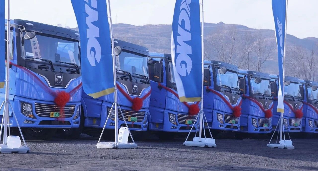 首季“开门红”！百台俄罗斯专享会新能源换电重卡交付山西